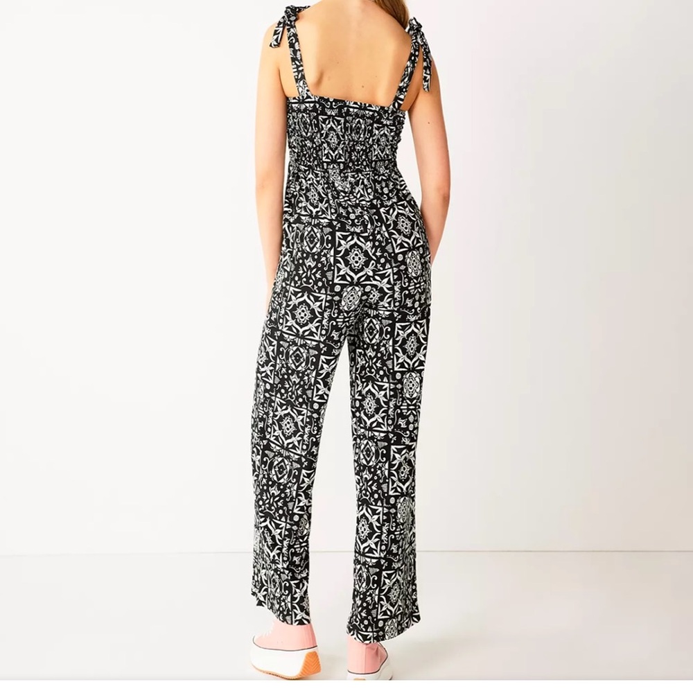 Ladies Sleeveless Smocked Wide Leg Jumpsuit Black White LARGE
